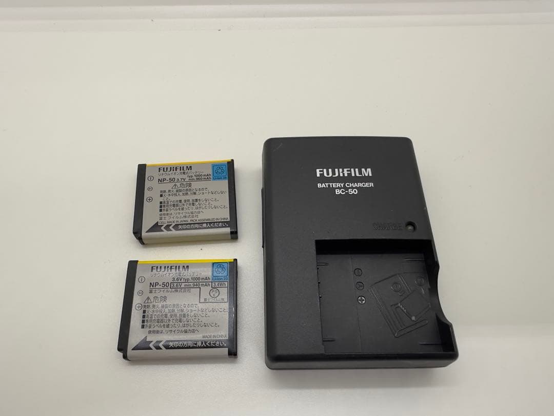 Fujifilm FinePix F100fd コンパクトデジタルカメラ