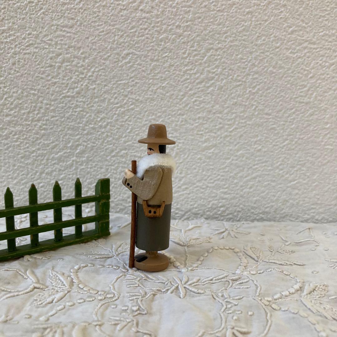 WF23ドイツアンティークザイフェン木製 ひつじ×2 羊飼い　柵　建物5点セット