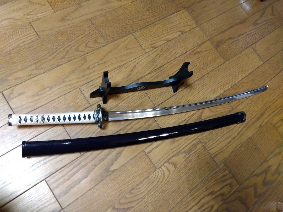 織田信長　レプリカ　模造刀と織田信長　家紋入り刀置き