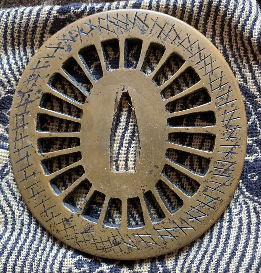 鍔　真鍮　透かし鍔