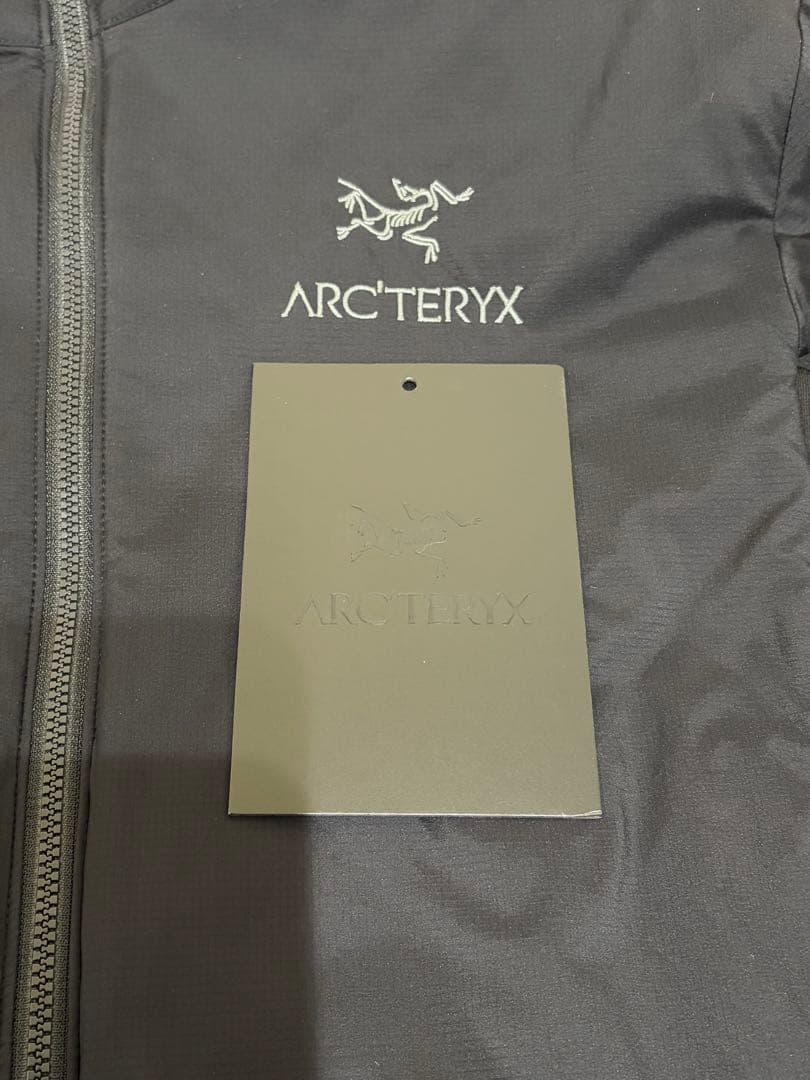 【未使用級】ARC'TERYXアークテリクス アトムフーディ 黒 S メンズ