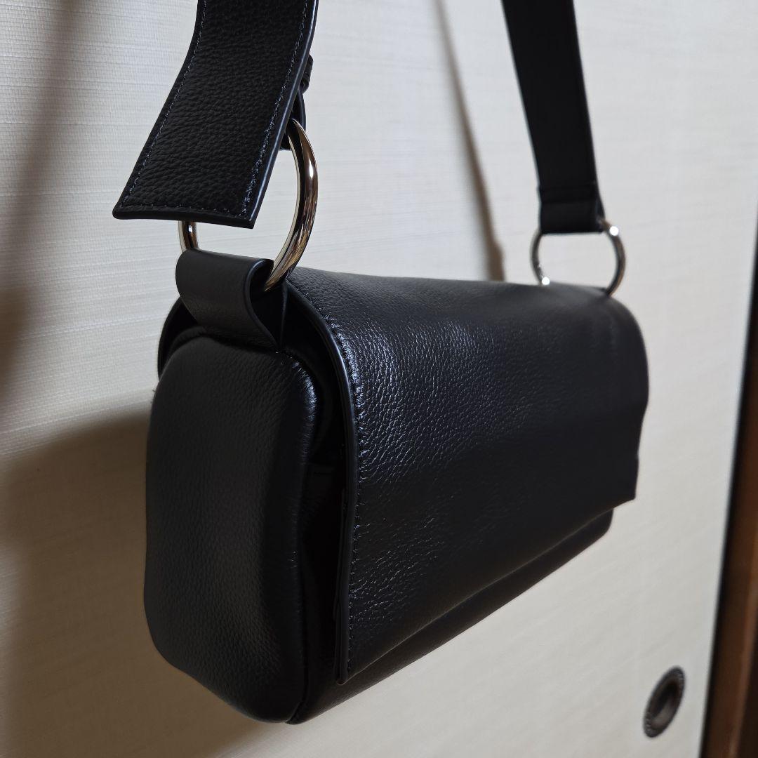 BEARDSLEY レザー ボディバッグ