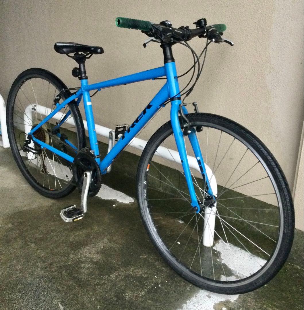 TREK FX2 クロスバイク 24段　17.5 東京
