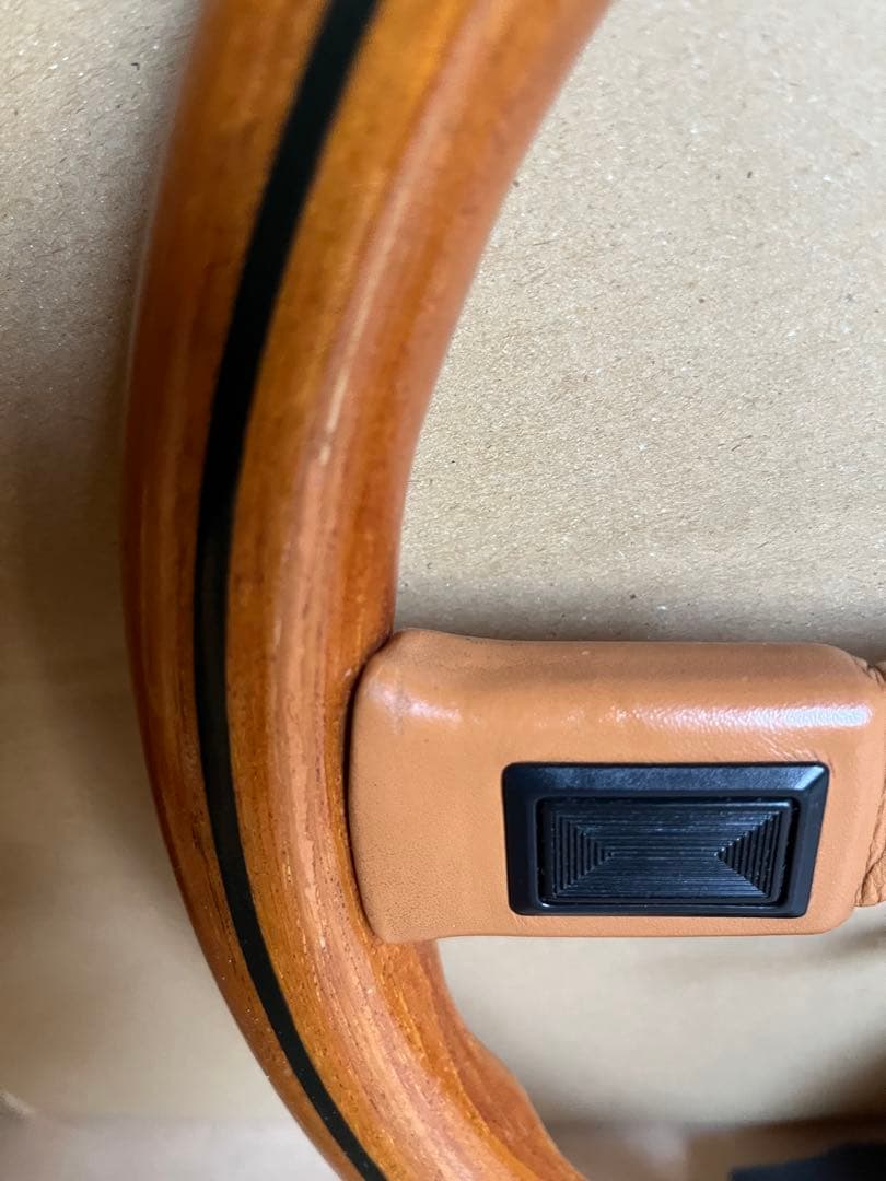 イタルボランテ　ウッドステアリング　36・5cm 中古品