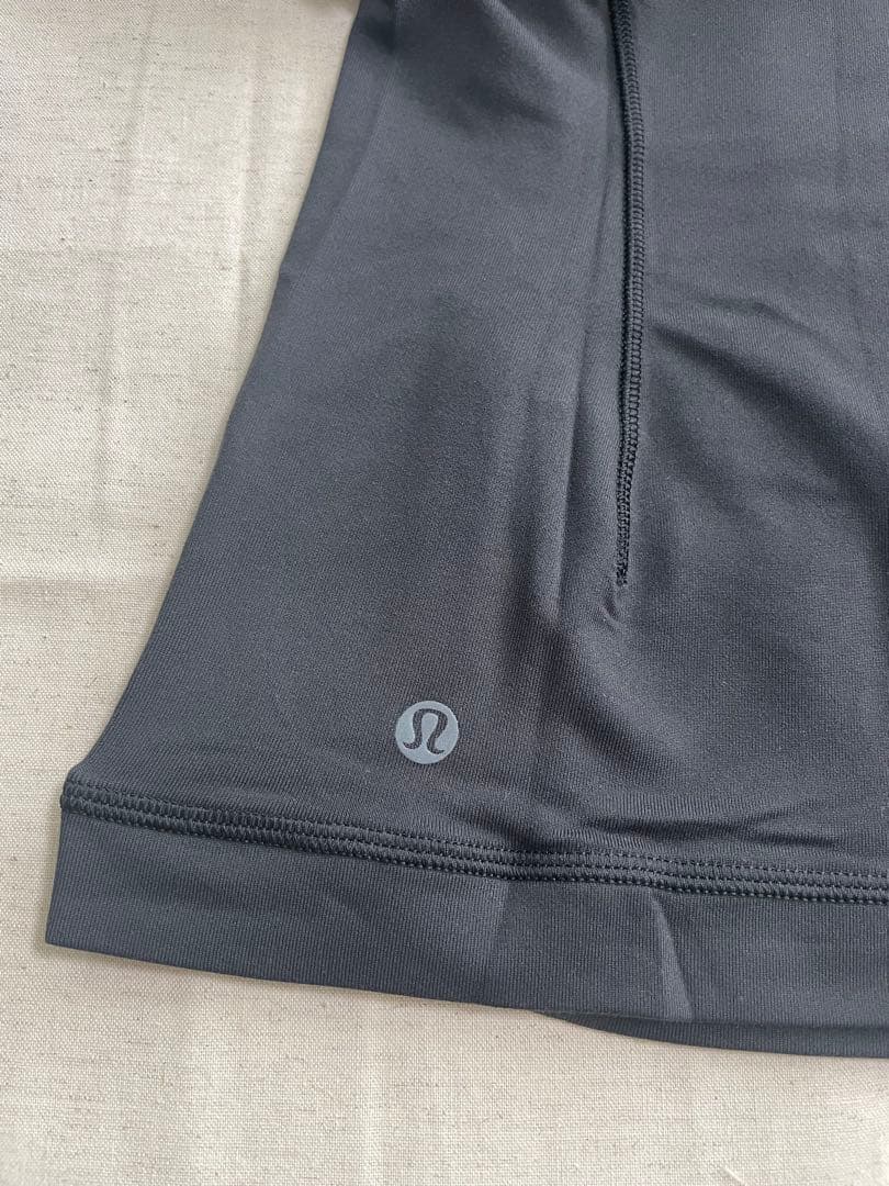 新品 ルルレモン It's Rulu Run Half Zip （サイズ6）