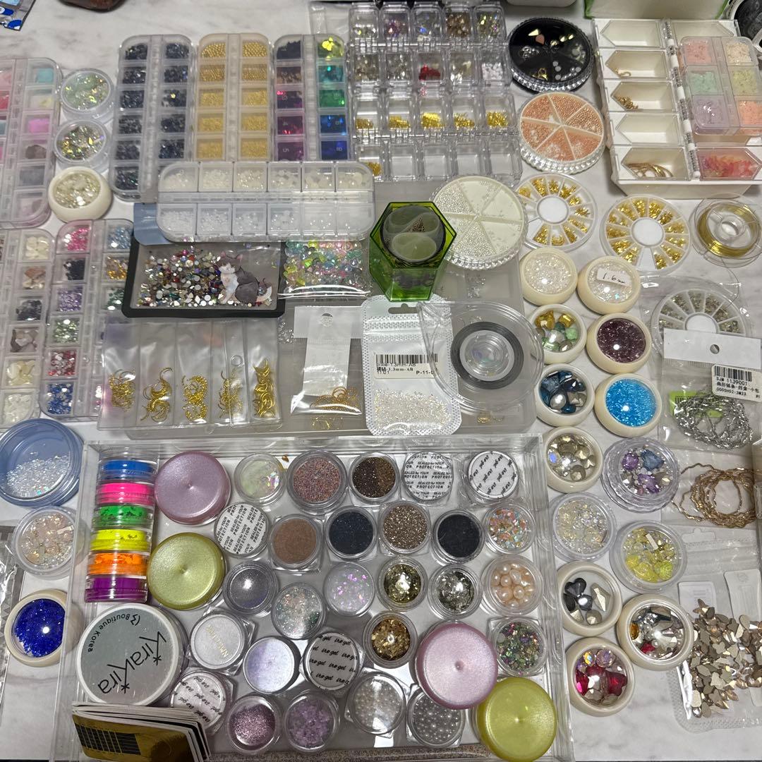 ネイル　パーツ　まとめ売り　ジェルネイル　ライト　ストーン　デコパーツ