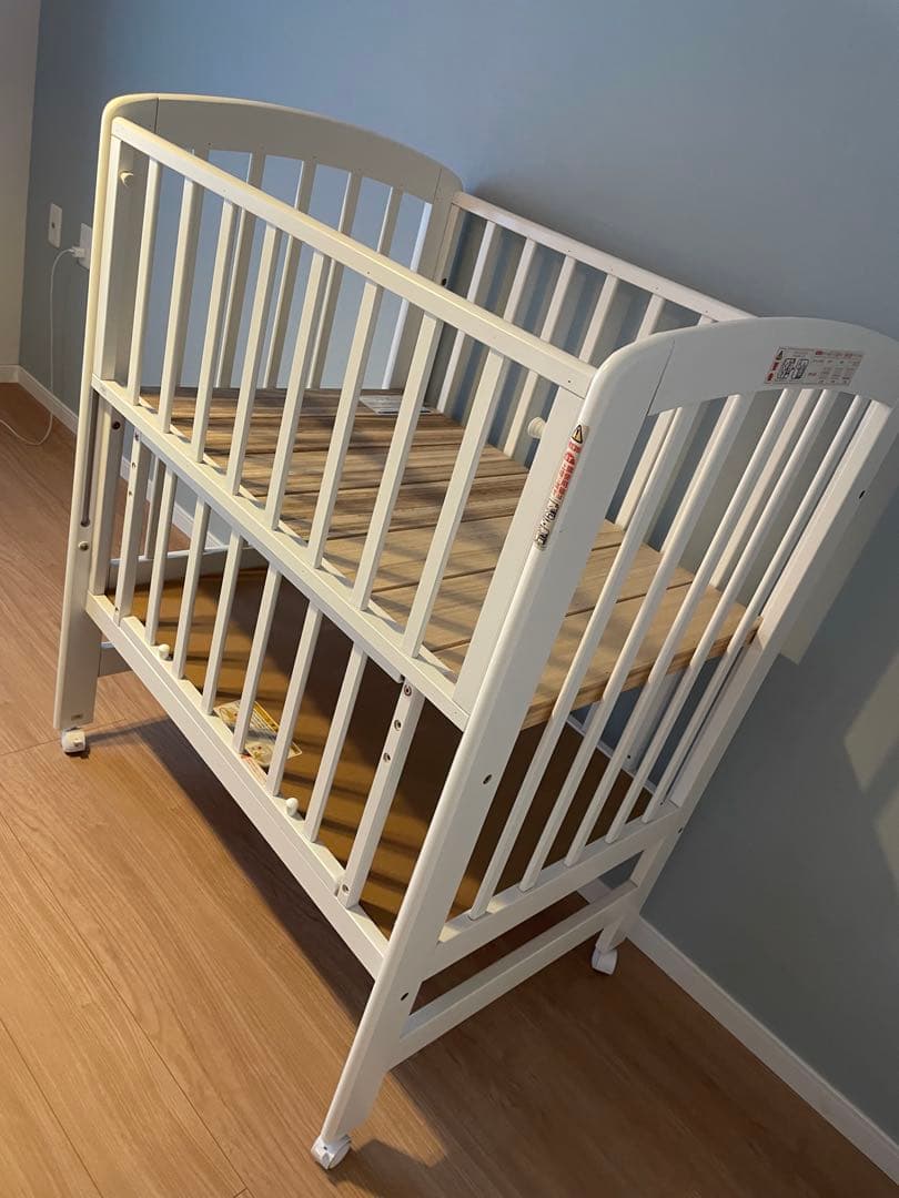 福岡市内引取り希望☆木製ベビーベッド ホワイト キャスター付き　アーチ