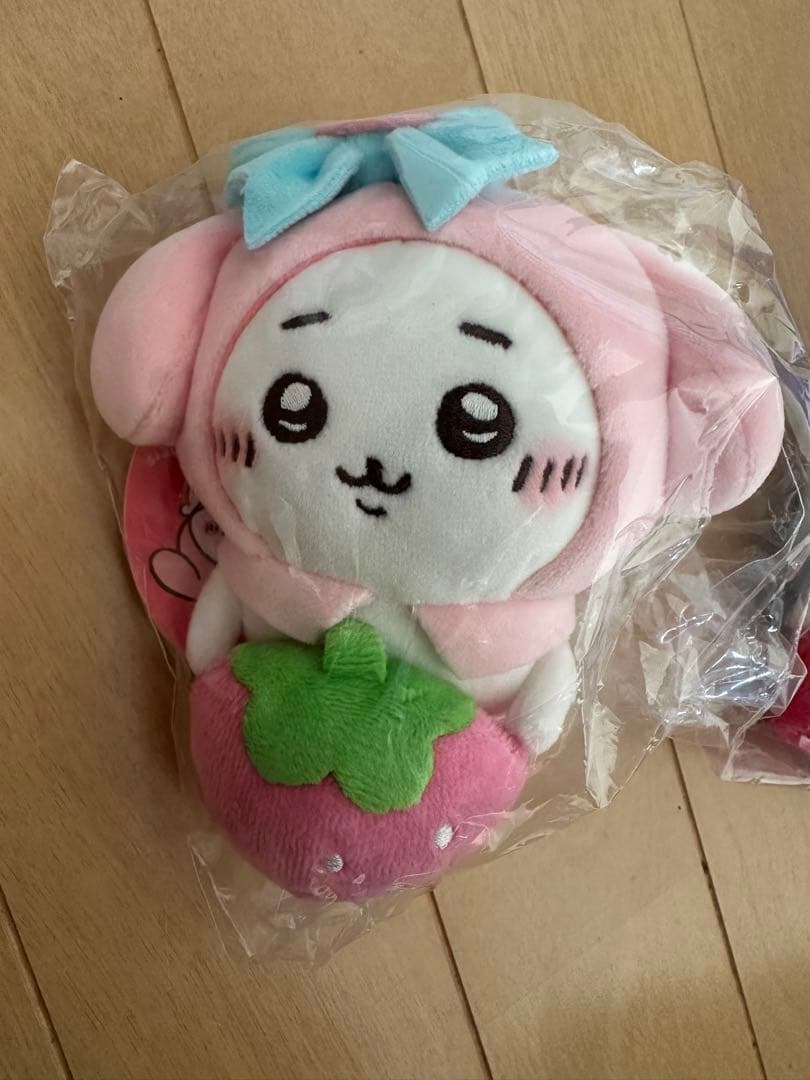ちいかわ×サンリオキャラクターズ　ひっかけぬいぐるみ