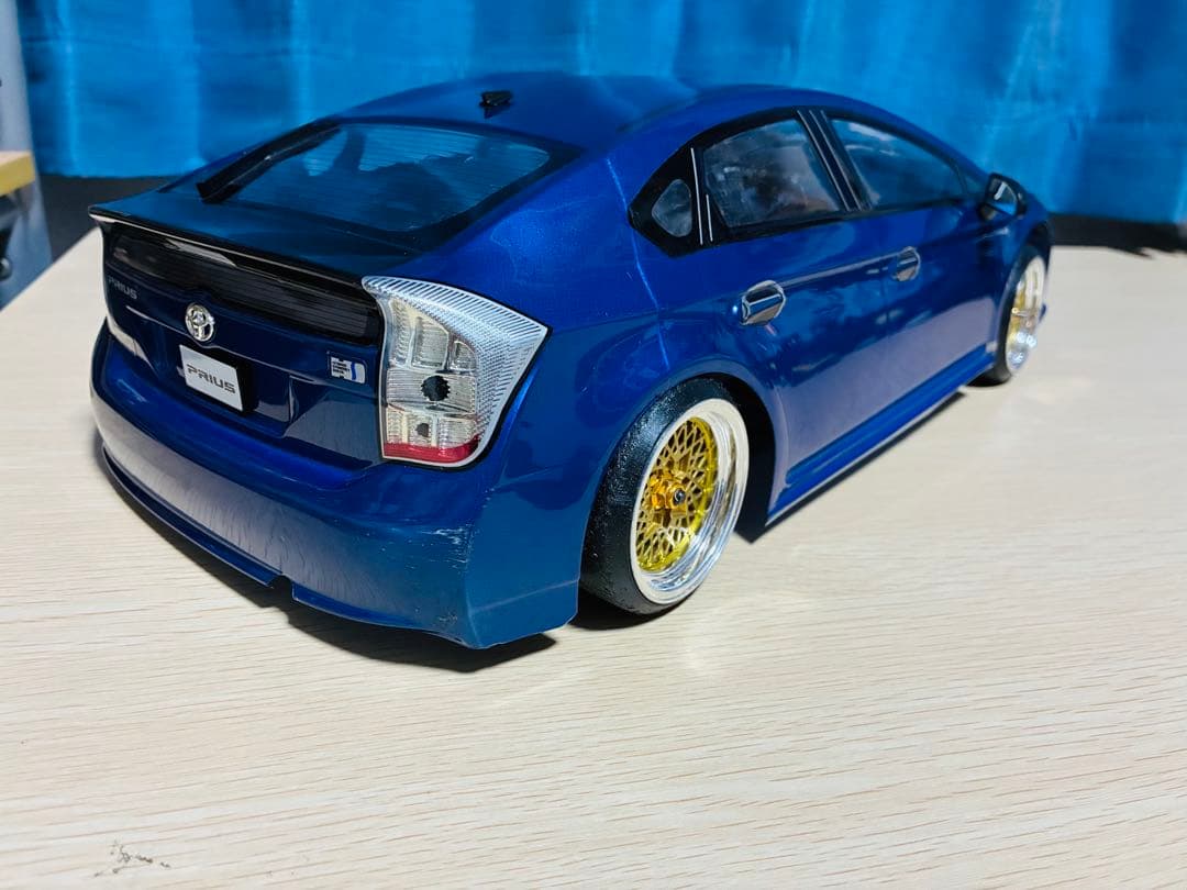 トヨタ プリウス 1/10スケール　ラジコン　ラジコンボディ