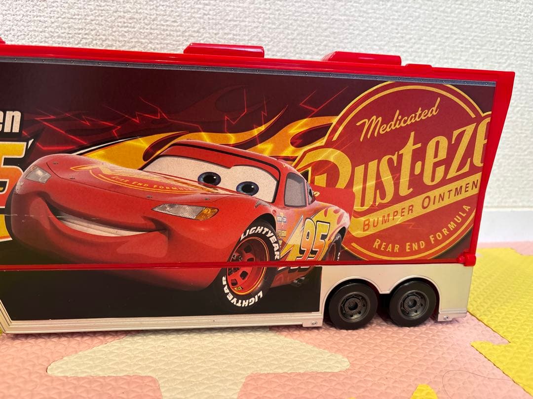 カーズ　トミカ　たくさんのせよう！大きなマック(カーズ3タイプ)
