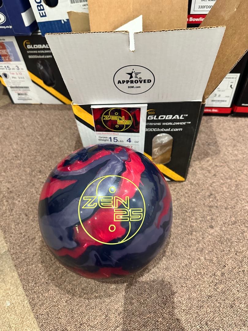 【新品】900グローバル　ゼン25 ボウリングボール 15ポンド
