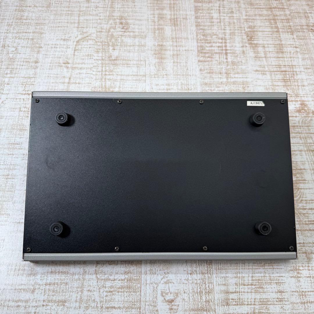 Roland MC-303 Groovebox グルーヴボックス　ローランド