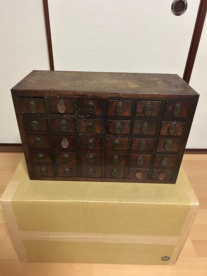 ち*み様 アンティーク　小引出し薬箪笥 昭和初期　木製小引き出し レア物