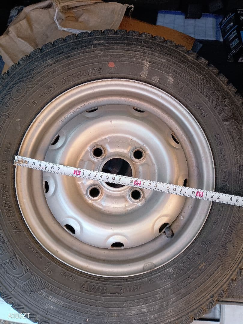 送料無料　匿名　冬仕様　※2本※　12インチ　 スタッドレスタイヤ