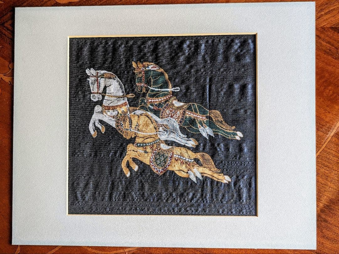 濃紺の布地に馬(額縁なし)