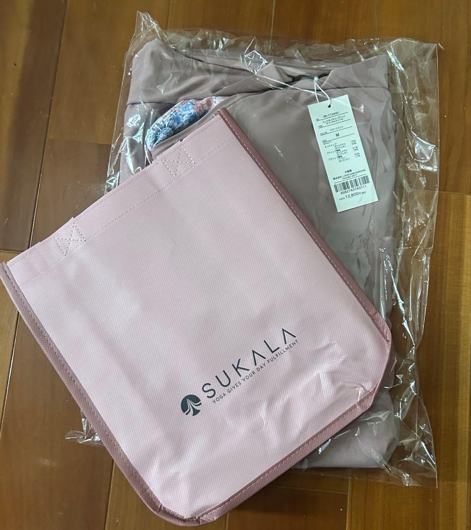 えみ　　新品　【SUKALA】エンブロイダリープリントカバーキャミソール