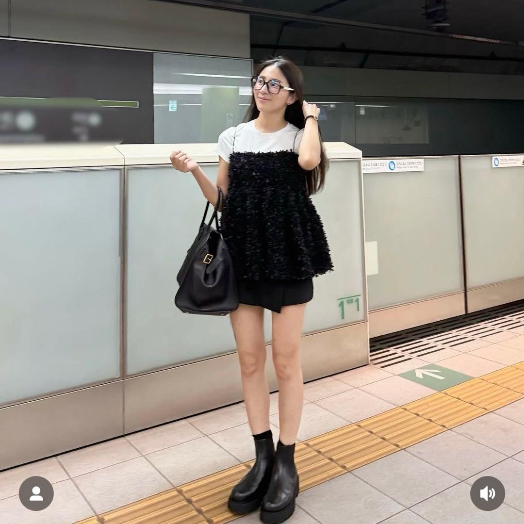 CARLA カーラ Fluffy cami フラッフィーキャミ　ブラック