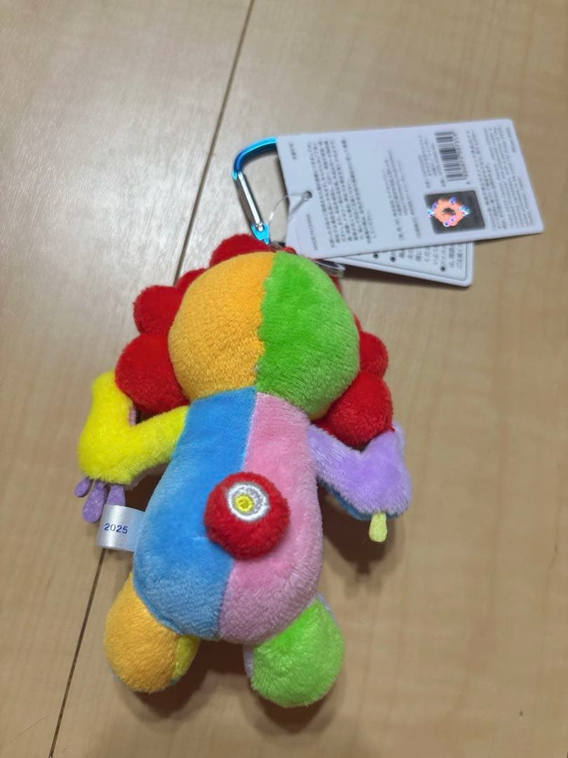 【新品未使用】虹色 レインボー ミャクミャク ぬいぐるみ カラビナ付き