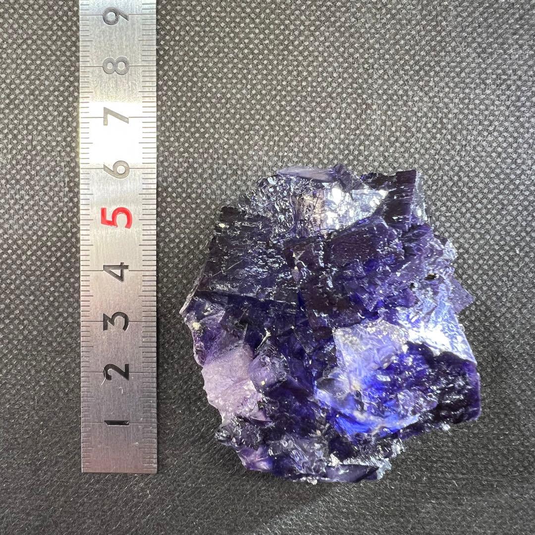内モンゴル産　濃紺フローライト　セミキャビネットサイズ