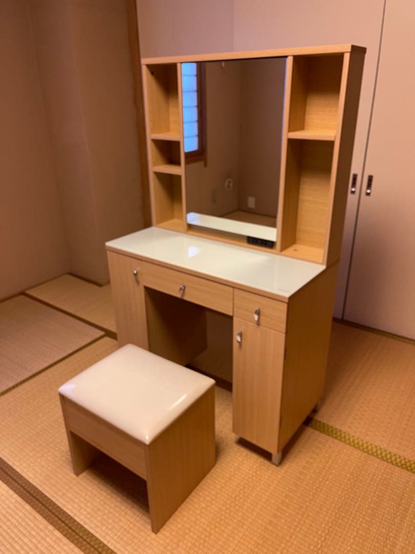 <<引取り限定>> 木製ドレッサー・鏡台 コンセント・収納椅子付き