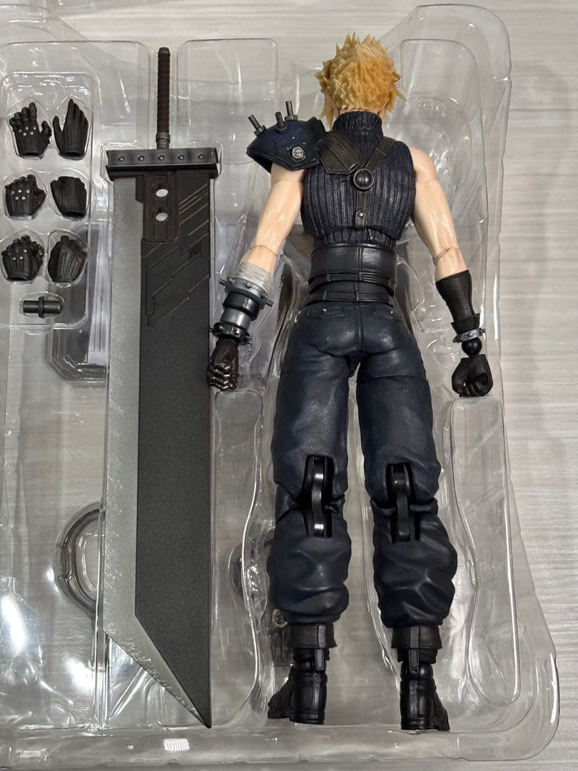 FF7 リメイク プレイアーツ改 クラウド・ストライフ