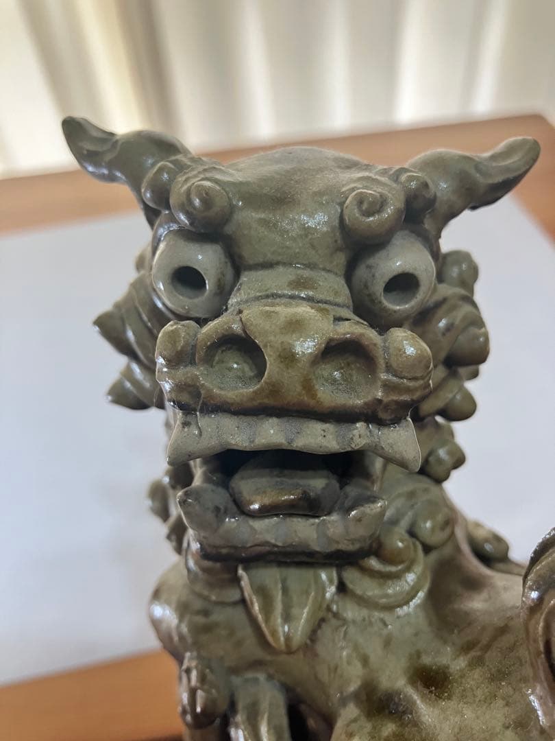 沖縄　琉球　壺屋焼　新里勇人作 台付シーサー ヤチムン　やちむん