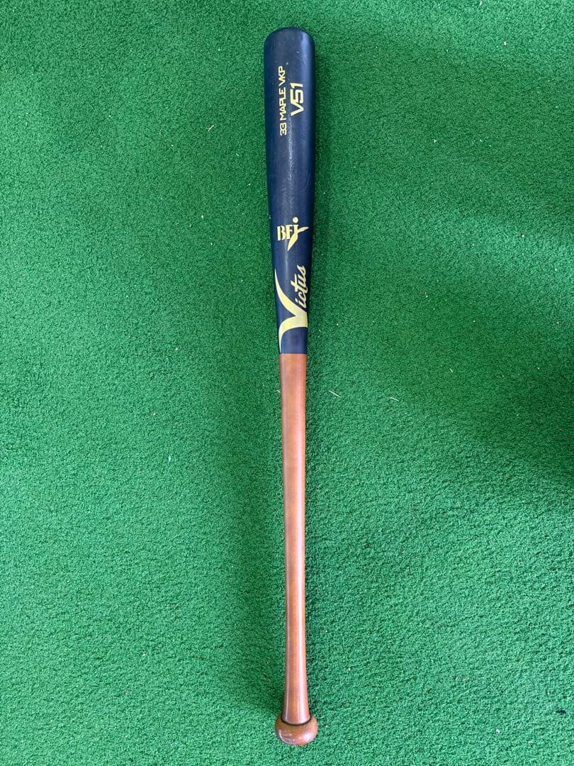 ビクタス　バット　硬式木製　V51 84cm 862g