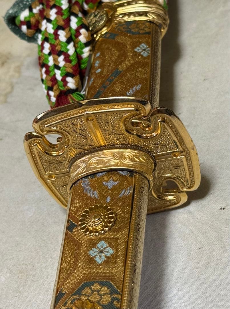 超稀少逸品 模造刀 飾太刀拵風 錦布包 鍍金の長覆輪（金覆輪）黄金造太刀 実物大