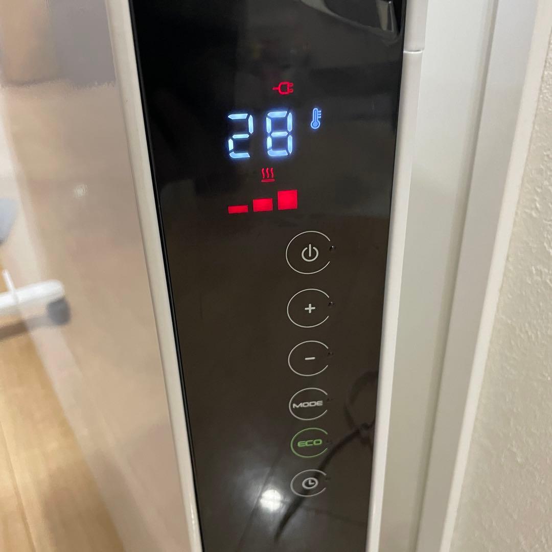 【美品】DeLonghi コンベクターヒーター　ホワイト キャスター付き