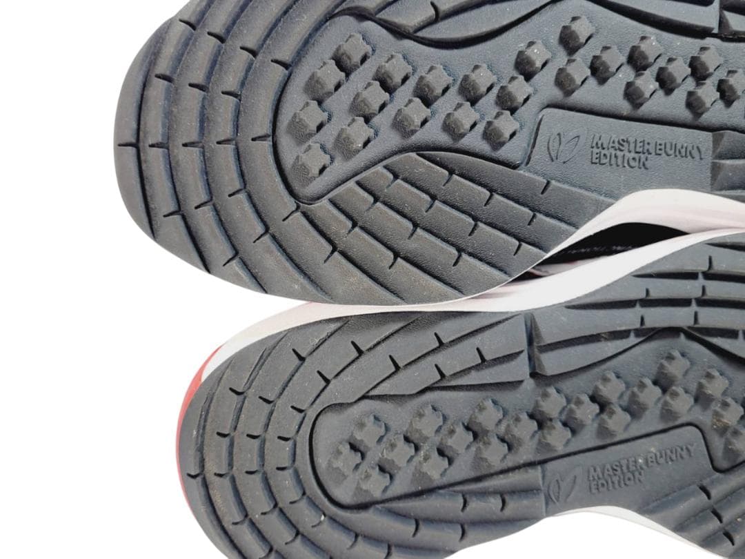 マスターバニーエディション ベロア×メッシュ スパイクレス ゴルフシューズ