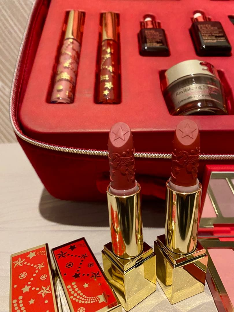 あ*い様 新品【値下げ】エスティ ローダーの2023 ホリデー コレクション煌め