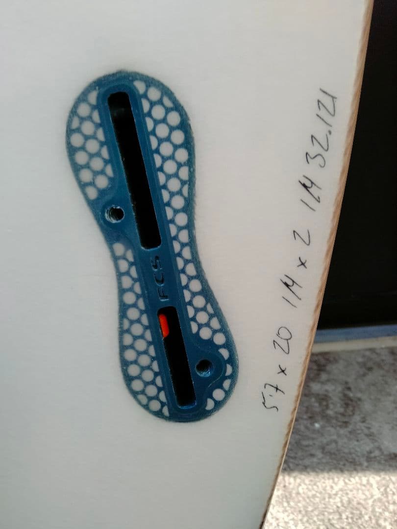 要リペア　5.7 NOBRAND　SURFBoard