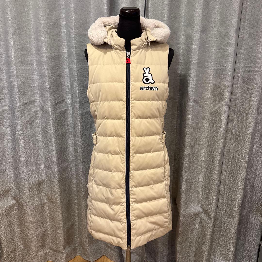 美品★archivio フード付きダウンベスト ベージュ