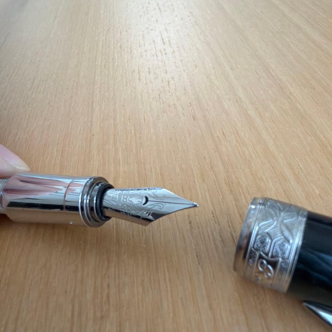 VISCONTI ブラック 万年筆（値引き可能）