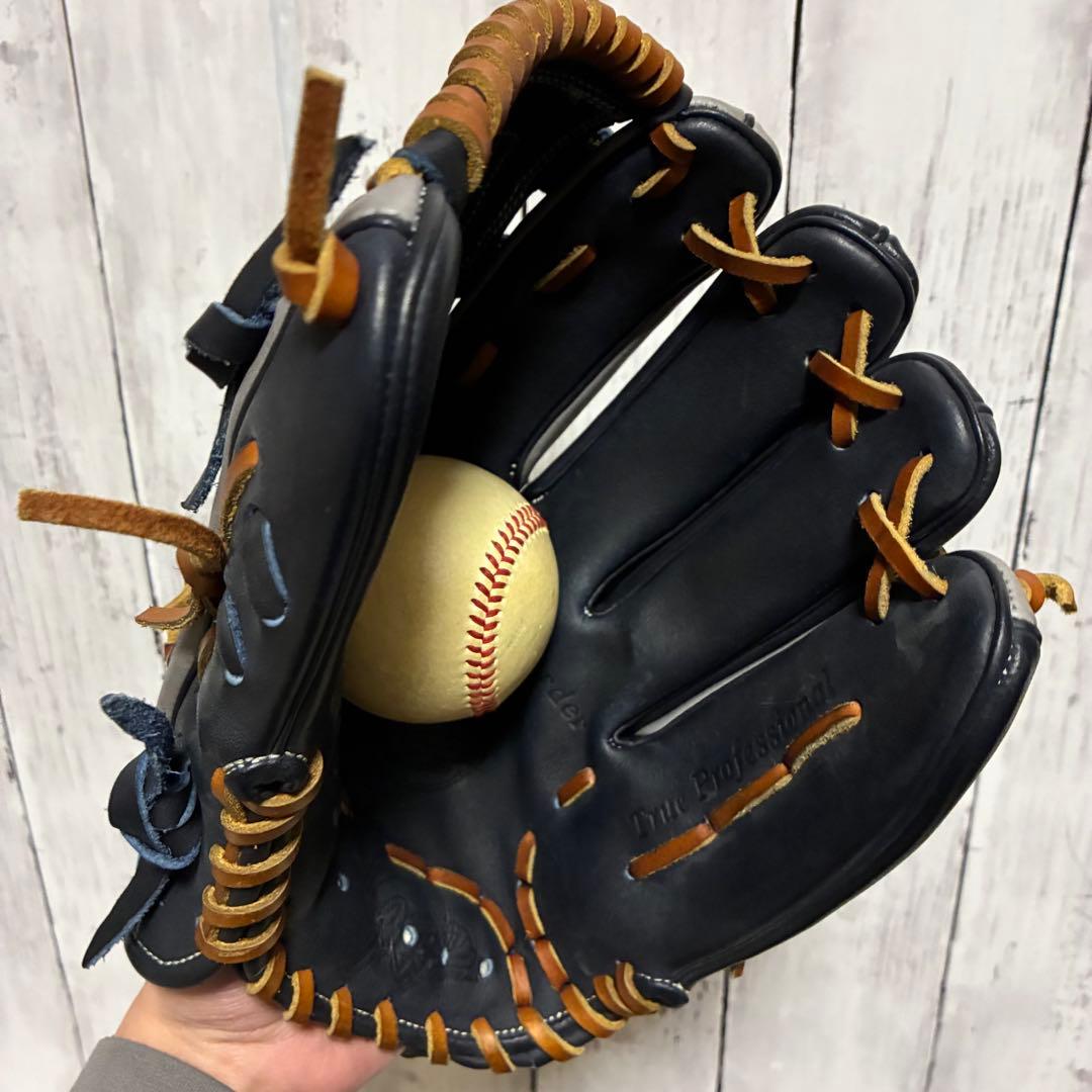 Slugger シルバー　黒　野球　グローブ True Professional