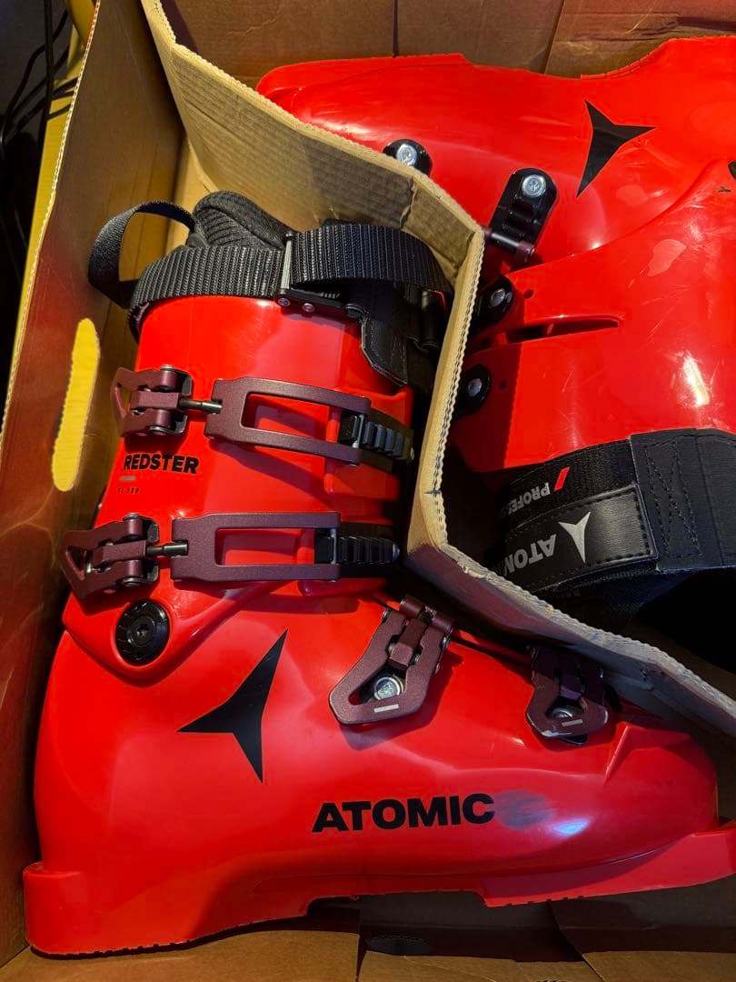 2025モデル レース用 スキーブーツATOMIC REDSTER 27.5