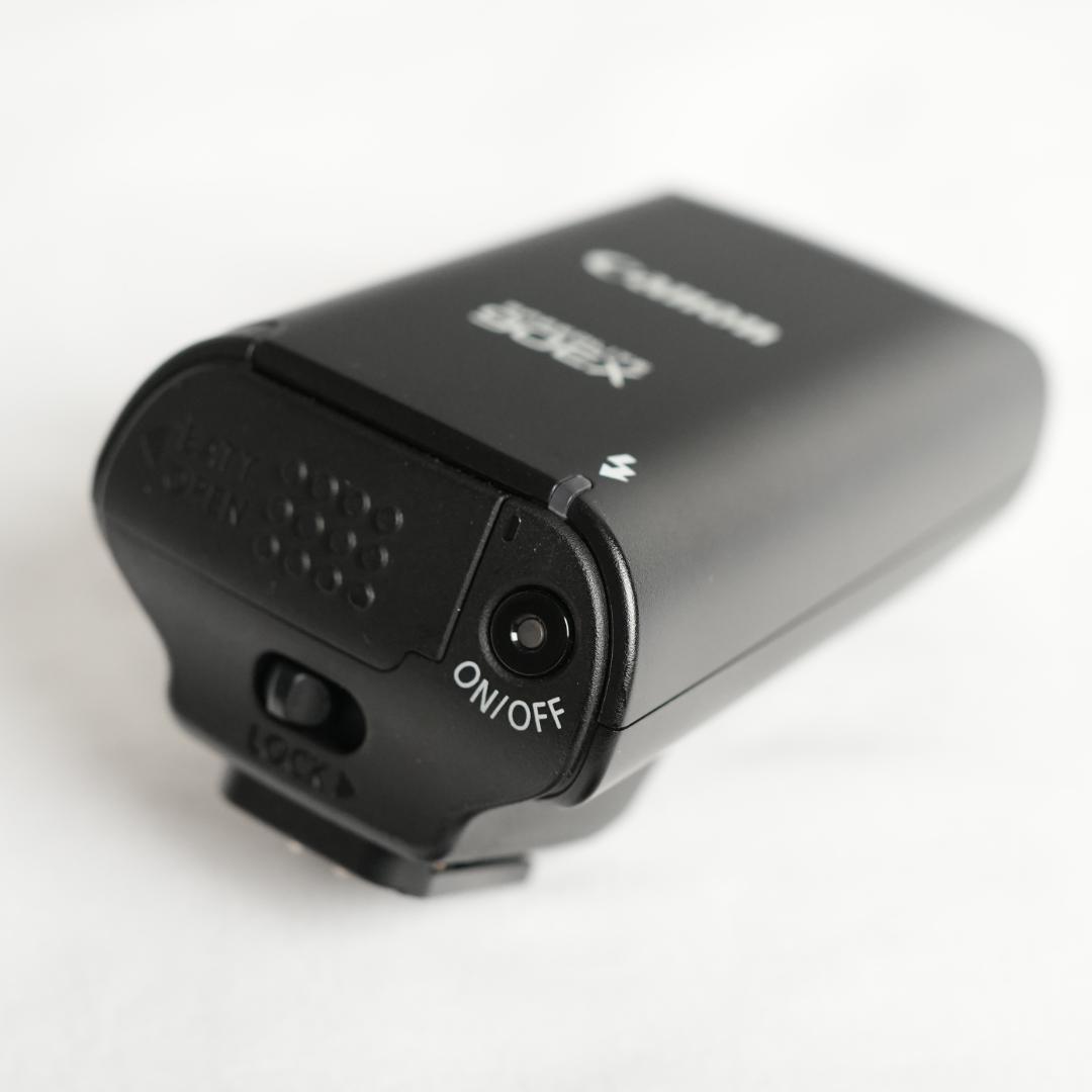 【箱付きセット特価】Canon ミラーレス一眼カメラ EOS M レンズキット