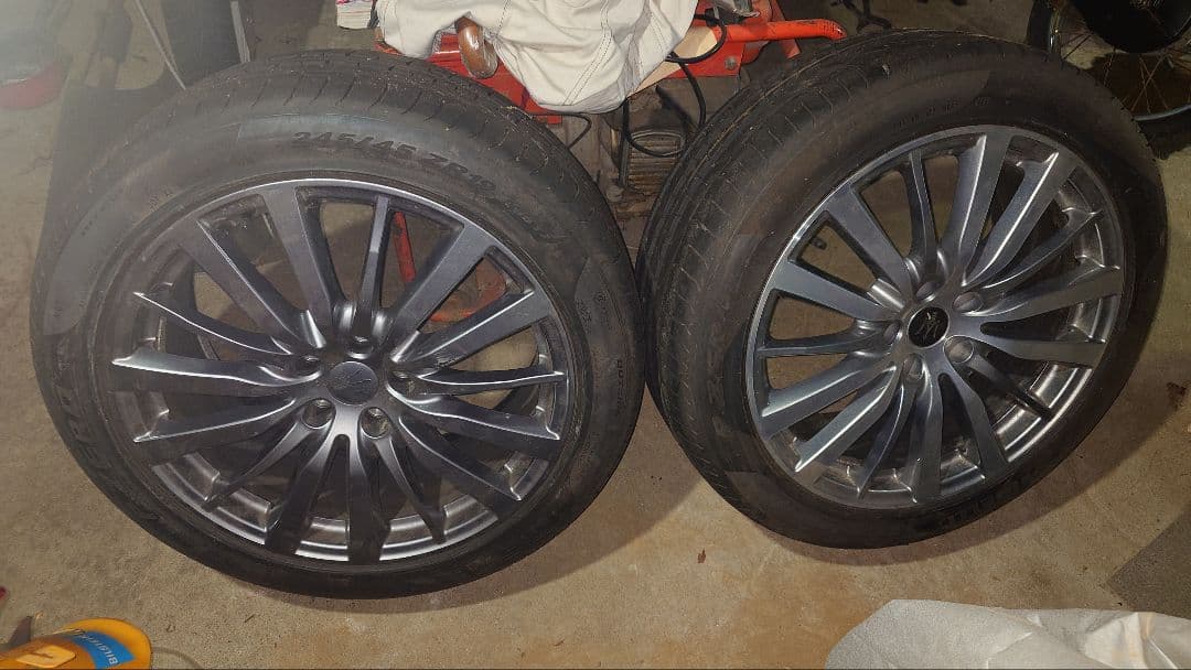 マセラティ　ギブリ　クアトロポルテ　19インチホイール