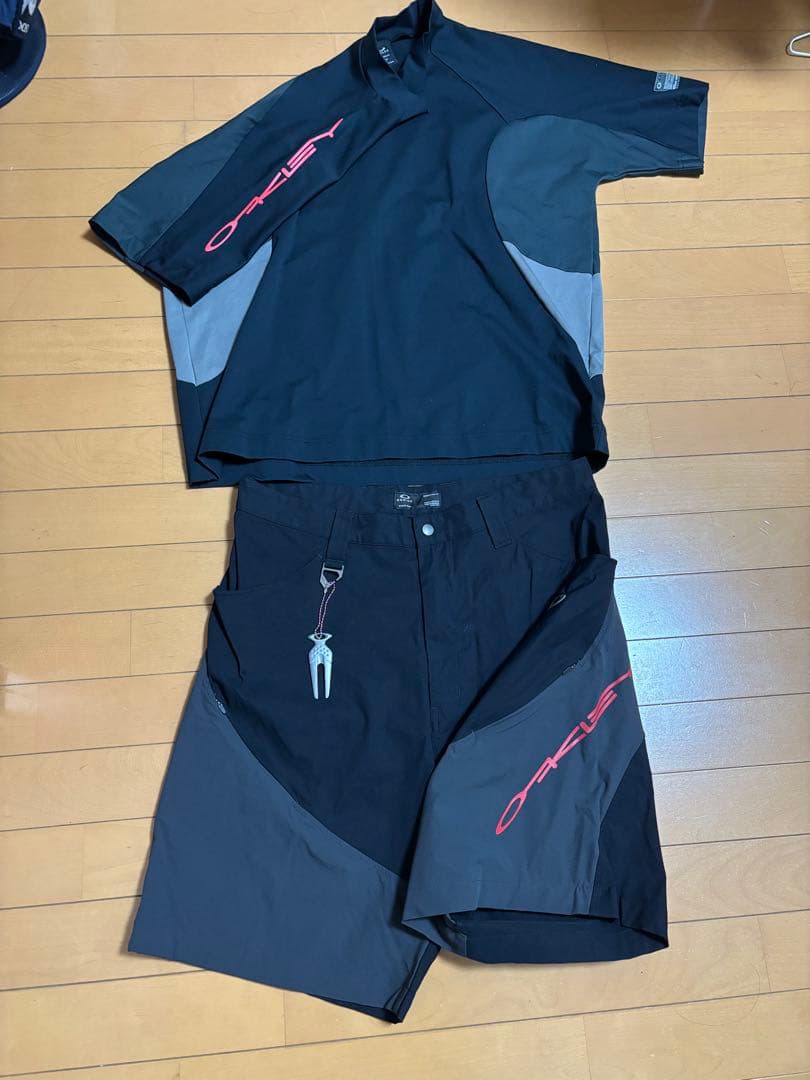 OAKLEY ポロシャツとショートパンツ　セットアップ