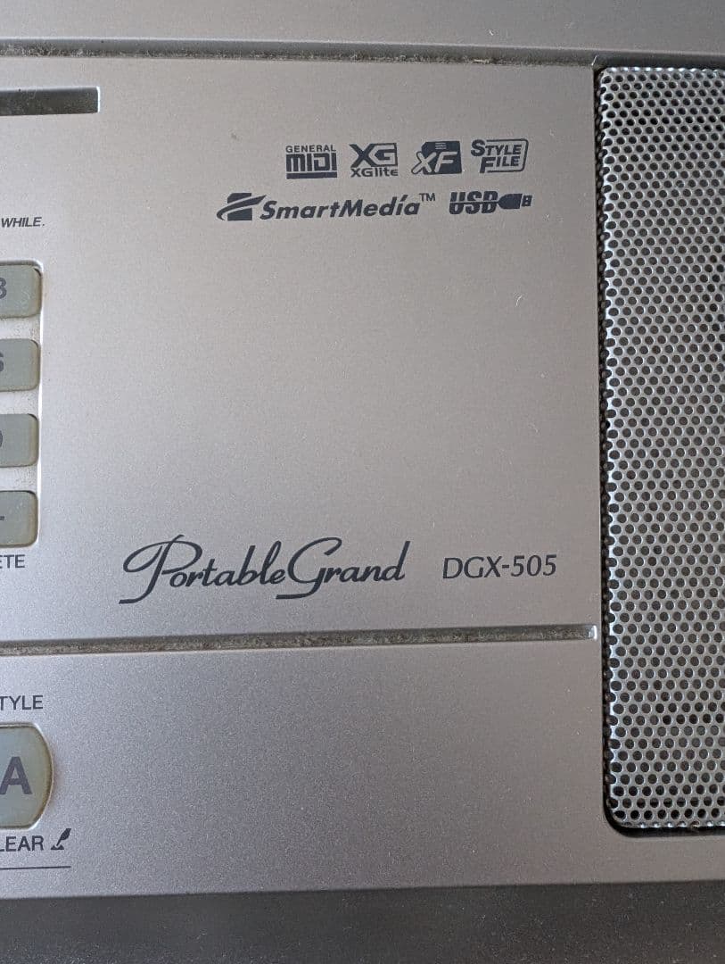 ヤマハ　DGX-505 88鍵　PortableGrand　04年　中古　難有