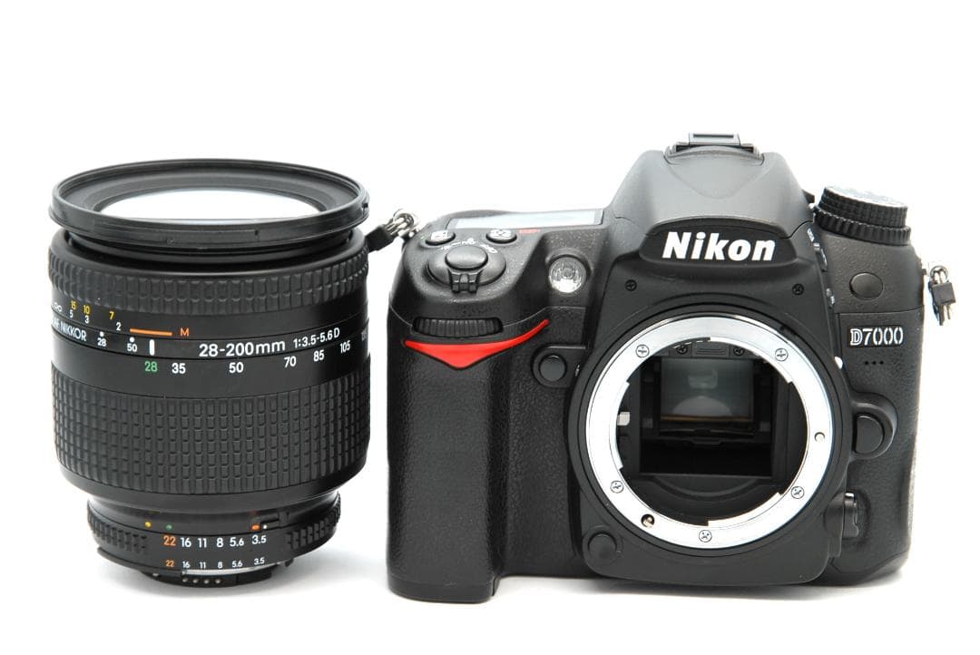 Nikon D7000 元箱付 28-200mm 動作品 44650枚 動作品