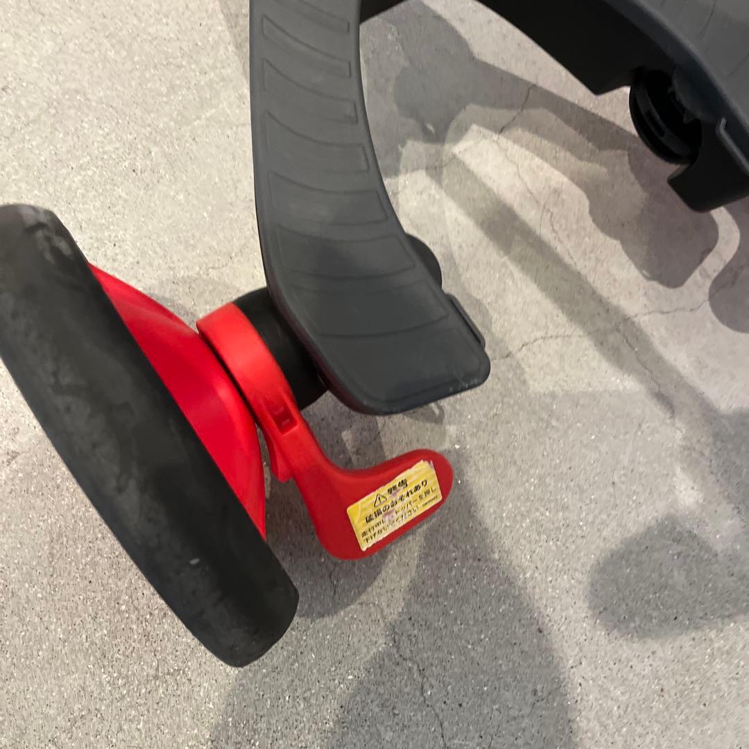 GLOBBERエクスプローラトライク4in1　シェード付き　赤