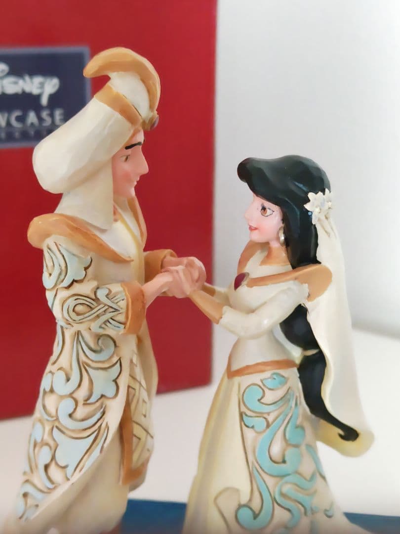 【新品未使用】エネスコ ジャスミン＆ アラジン ロイヤルウェディング フィギュア
