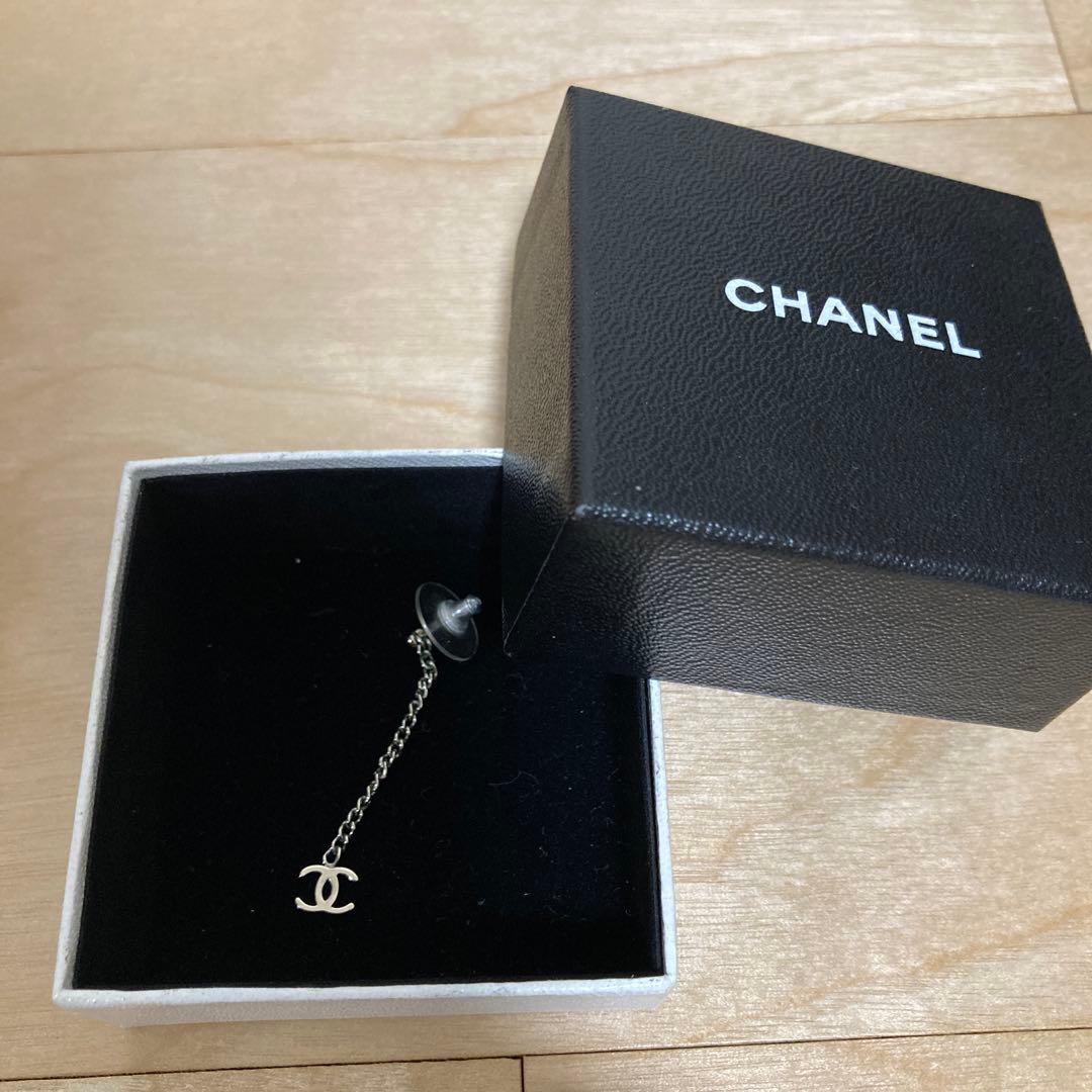 CHANEL★シャネルピアス　ココシルバー片耳