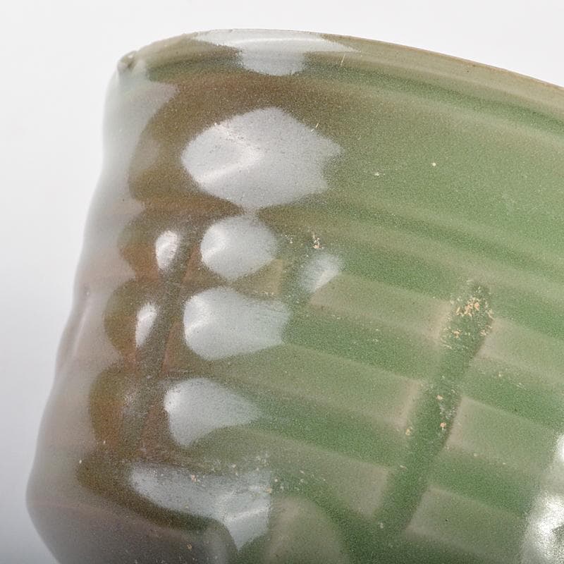 中国　龍泉窯青磁　刻線文三足香炉　C　R6715E