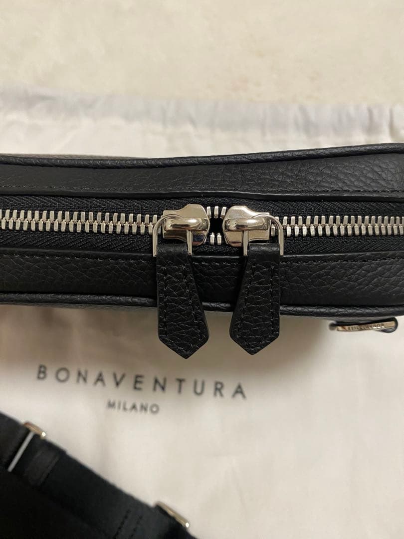 BONAVENTURA　パオロ　ブラック　 レザーショルダーバッグ