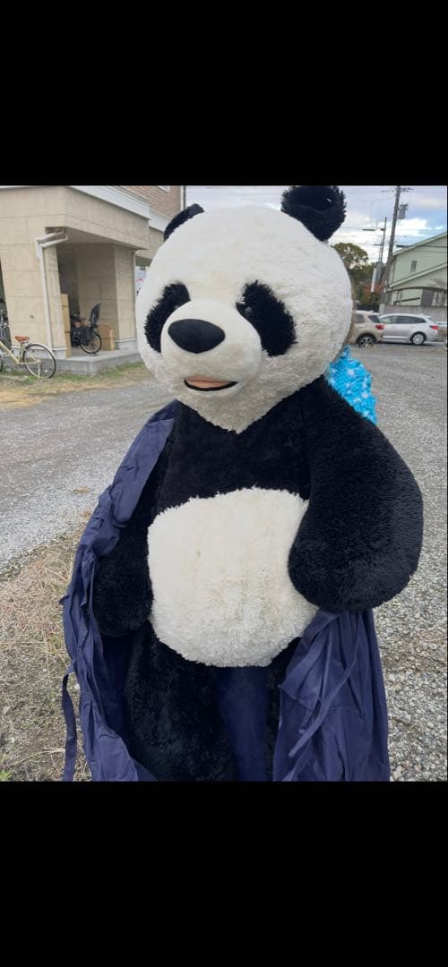 大きなパンダのぬいぐるみ