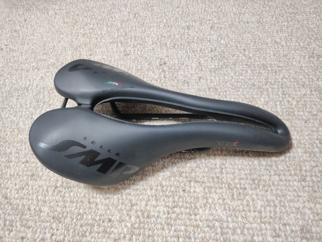 SELLE SMP VT20C　サドル