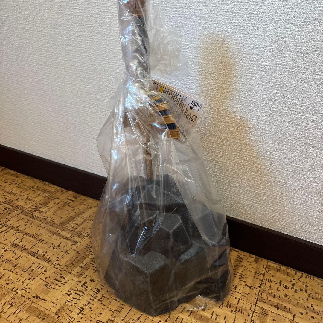 ドラゴンクエスト　新品未開封　ロトの剣　岩台座付き　ふくびき所　伝説の勇者賞