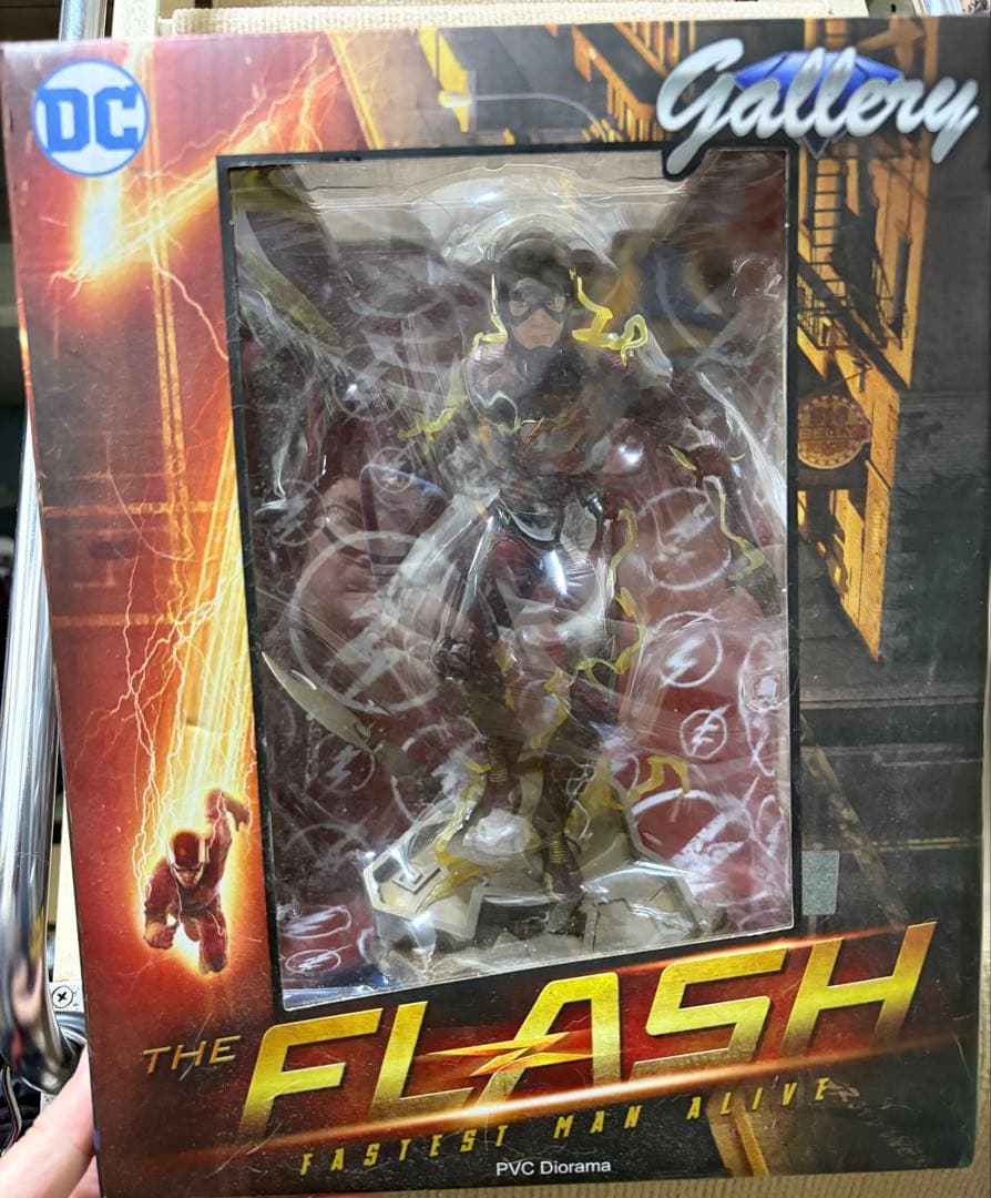 ダイアモンドセレクト THE FLASH（TVシリーズ版）スタチュー絶版品